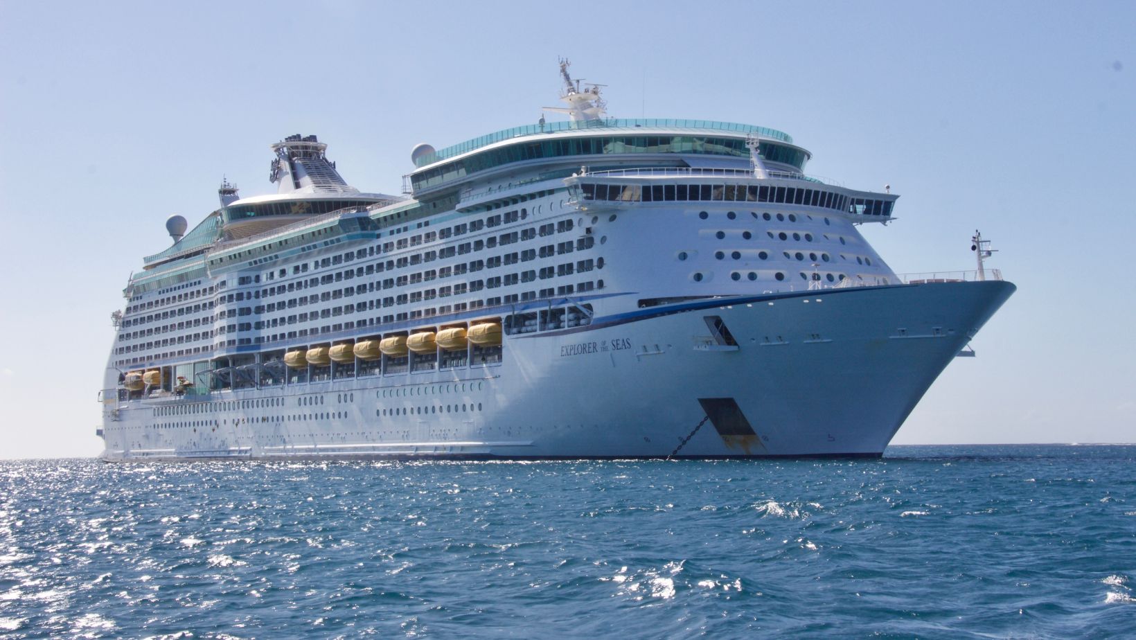 how fast do cruise ships travel